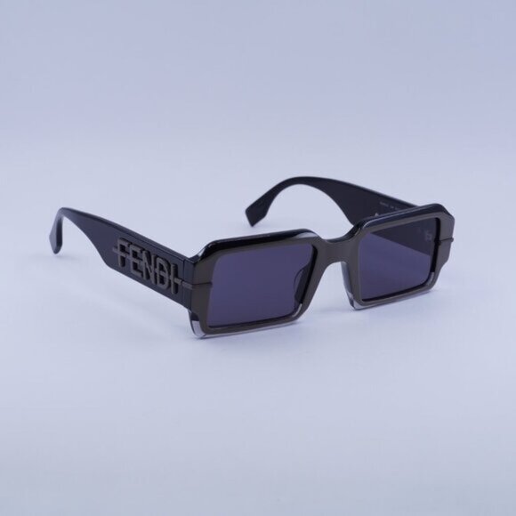 Fendi FE40073U 05A Sunglasses Black Rectangle Frame, Grey Lenses main image 9